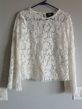Coco Colette Medium White Lace Long Bell Sleeve Top Crochet